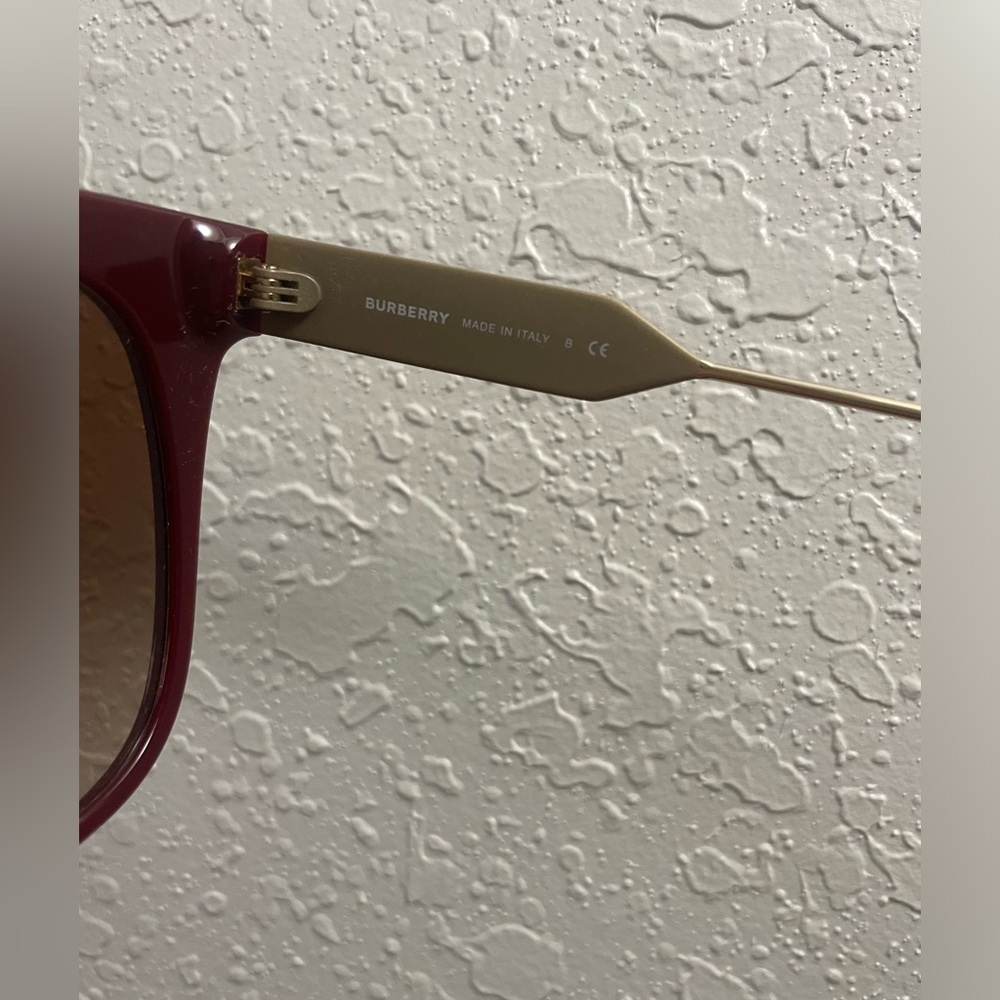 Burberry Sunglasses New - Picture 7 of 13